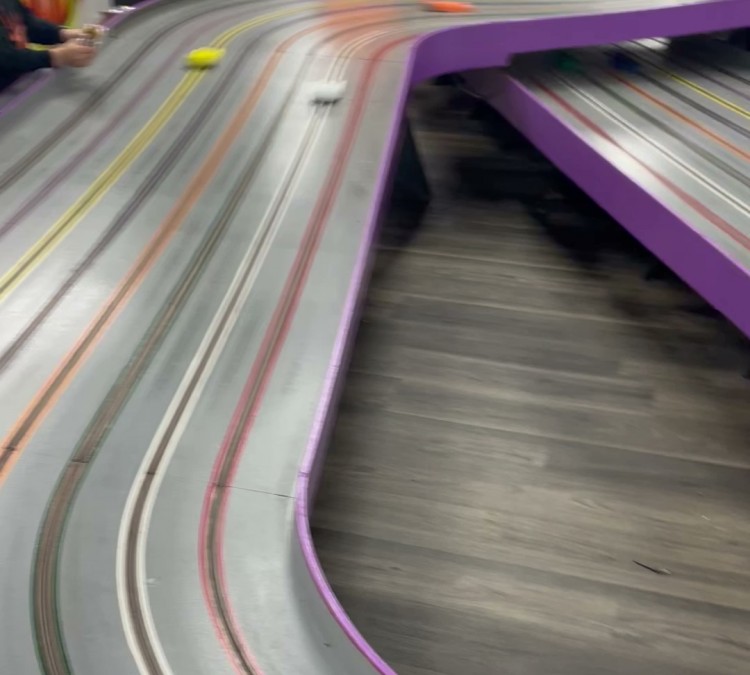 toy-race-track-photo